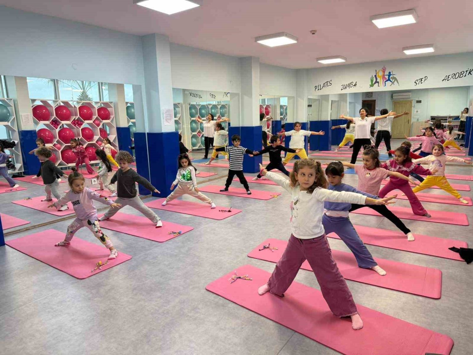 anne-sehirde-dopdolu-rengarenk-ara-tatil