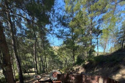 antalyada-devrilen-traktorun-altinda-kalan-surucu-hayatini-kaybetti