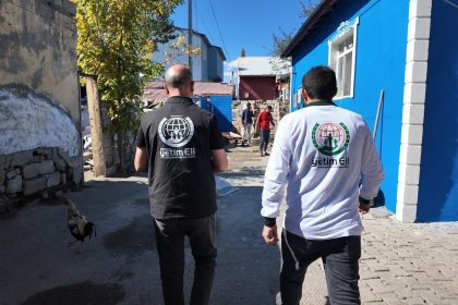 avrupa-yetim-eli-dernegi-agrida-nakdi-yardim-gerceklestidi