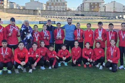 avrupada-tarih-yazdilar-bandirmada-tebrikleri-topladilar