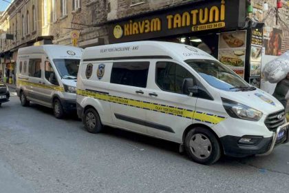 bocek-ailesinin-kaldigi-fatihteki-otelde-2-turist-hastaneye-kaldirildi