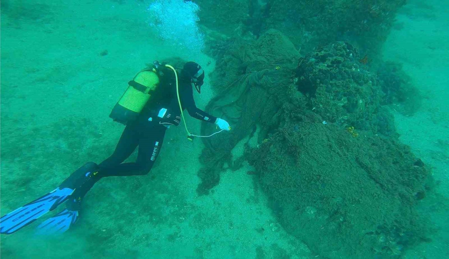 canakkalede-9-yilda-denizden-34-bin-620-metrekarelik-hayalet-ag-cikarildi