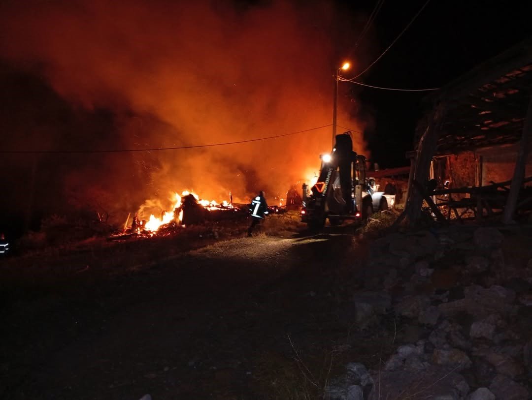 corumda-alevlere-teslim-olan-ev-samanlik-ve-balyalar-kule-dondu