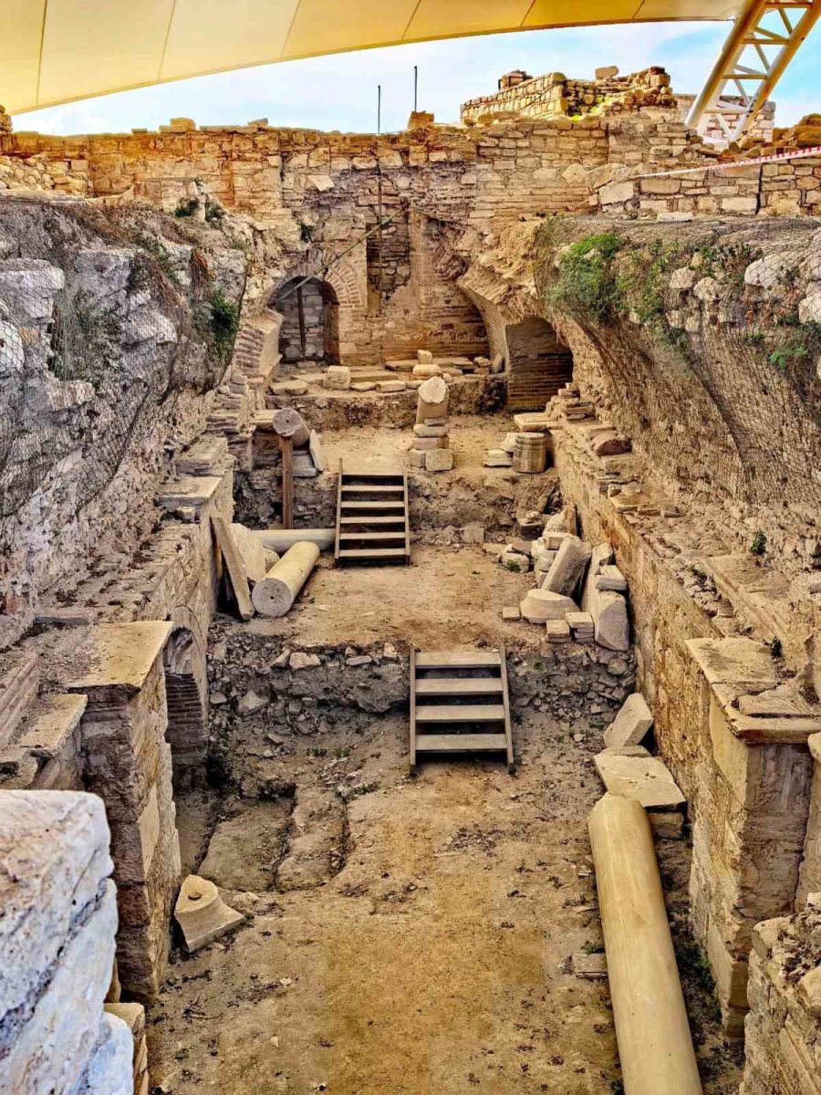 egenin-tarihi-hazinesi-kadikalesi-ziyaretcilerini-bekliyor