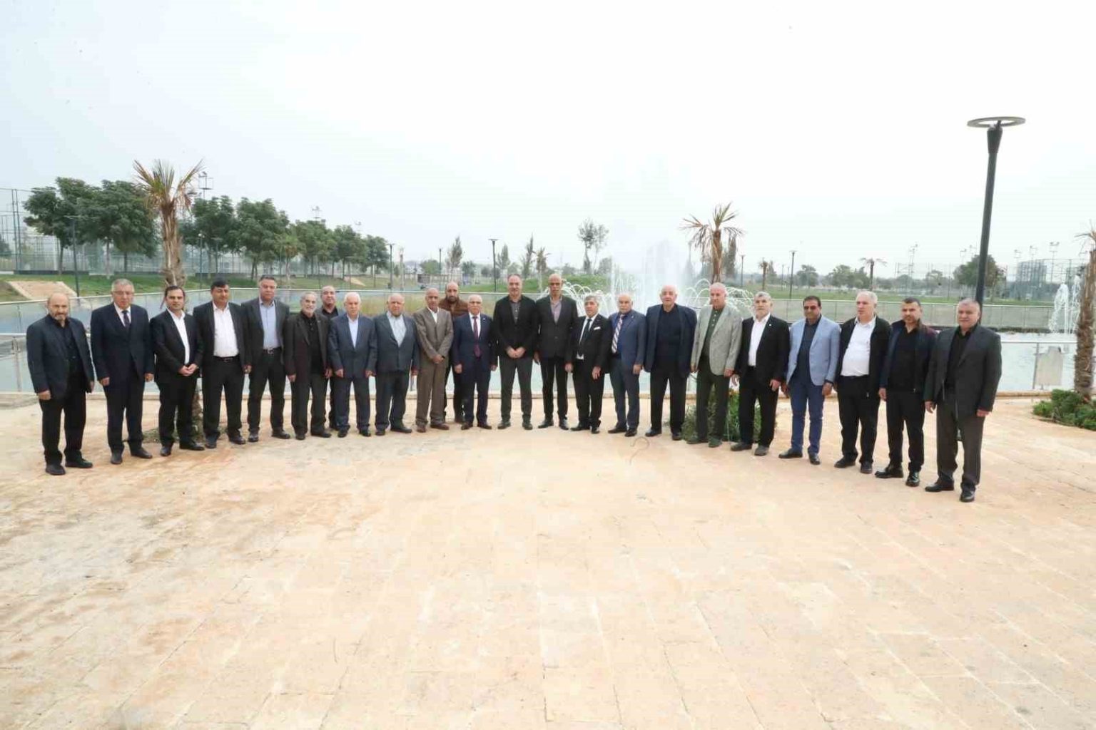 eyyubiyede-belediye-ve-ilce-esnafindan-temizlik-icin-ortak-adim