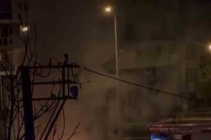 hafif-ticari-arac-yanarak-kul-oldu