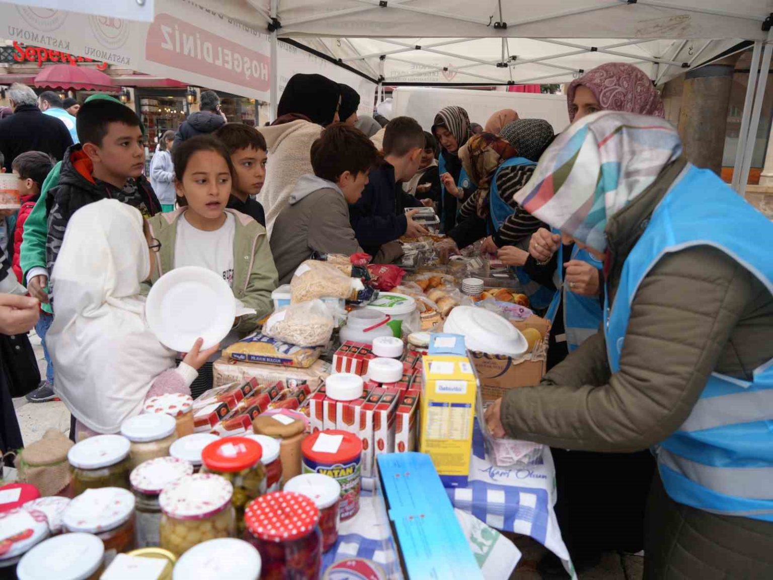 kastamonuda-gazze-icin-hayir-carsisi-kuruldu