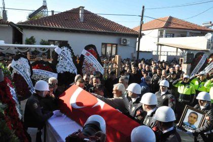 kazada-sehit-olan-polis-memuru-ali-barut-son-yolculuguna-ugurlandi