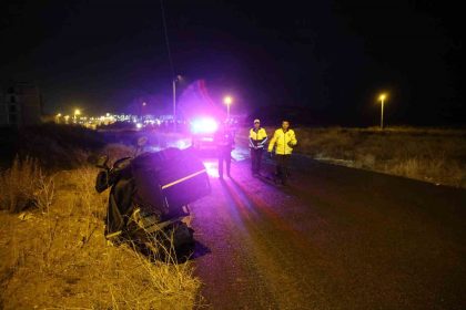 kediye-carpmamak-icin-ani-fren-yapan-motosikletli-yola-savruldu