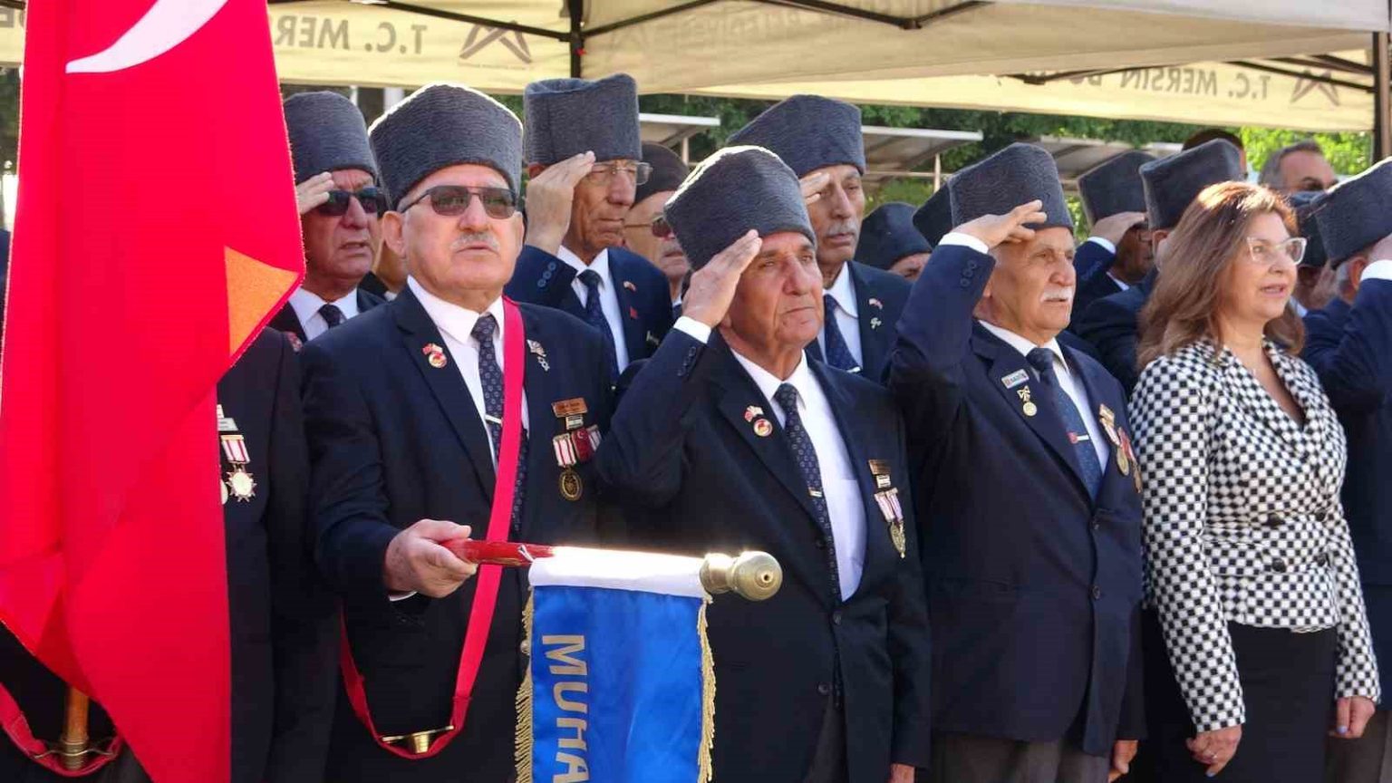 kktcnin-kurulusunun-42-yil-donumu-mersinde-torenle-kutlandi