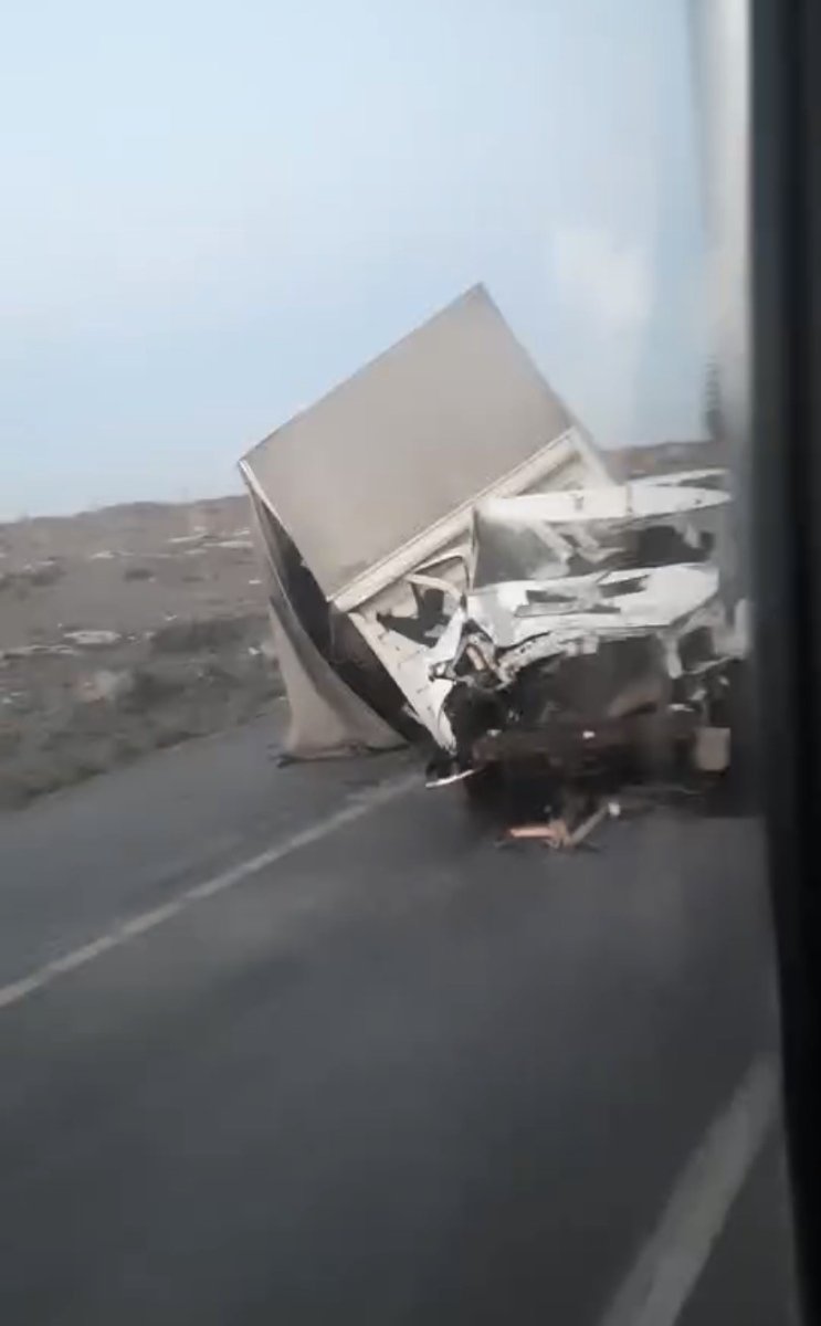 kontrolden-cikan-kamyon-refuje-carpti-1-yarali