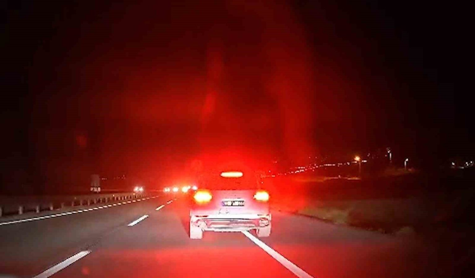 korku-dolu-anlar-kamerada-bir-ailenin-can-guvenligini-tehlikeye-atan-trafik-magandasi-yakalandi