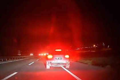 korku-dolu-anlar-kamerada-bir-ailenin-can-guvenligini-tehlikeye-atan-trafik-magandasi-yakalandi