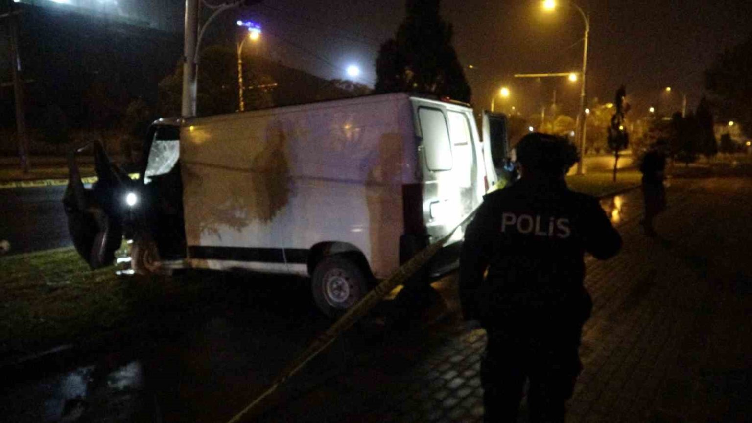 malatyada-aydinlatma-diregine-carpan-minibus-surucusu-hayatini-kaybetti