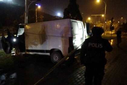 malatyada-aydinlatma-diregine-carpan-minibus-surucusu-hayatini-kaybetti