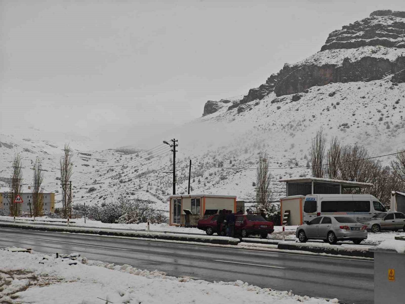 malatyada-saganak-ve-kar-yagisi-etkili-oluyor