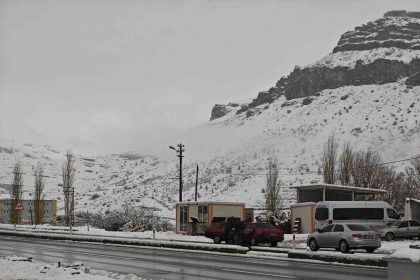 malatyada-saganak-ve-kar-yagisi-etkili-oluyor