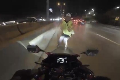 maltepede-motosikletin-carptigi-trafik-polisi-yaralandi-kaza-ani-kamerada