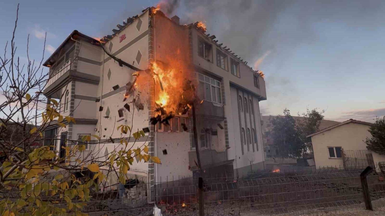 mustakil-evde-cikan-yangin-panige-neden-oldu