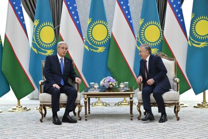 ozbekistandan-kazakistan-cumhurbaskani-tokayeve-yuksek-dereceli-dostluk-nisani