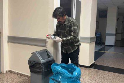 plastikleri-toplayip-umuda-donusturuyor