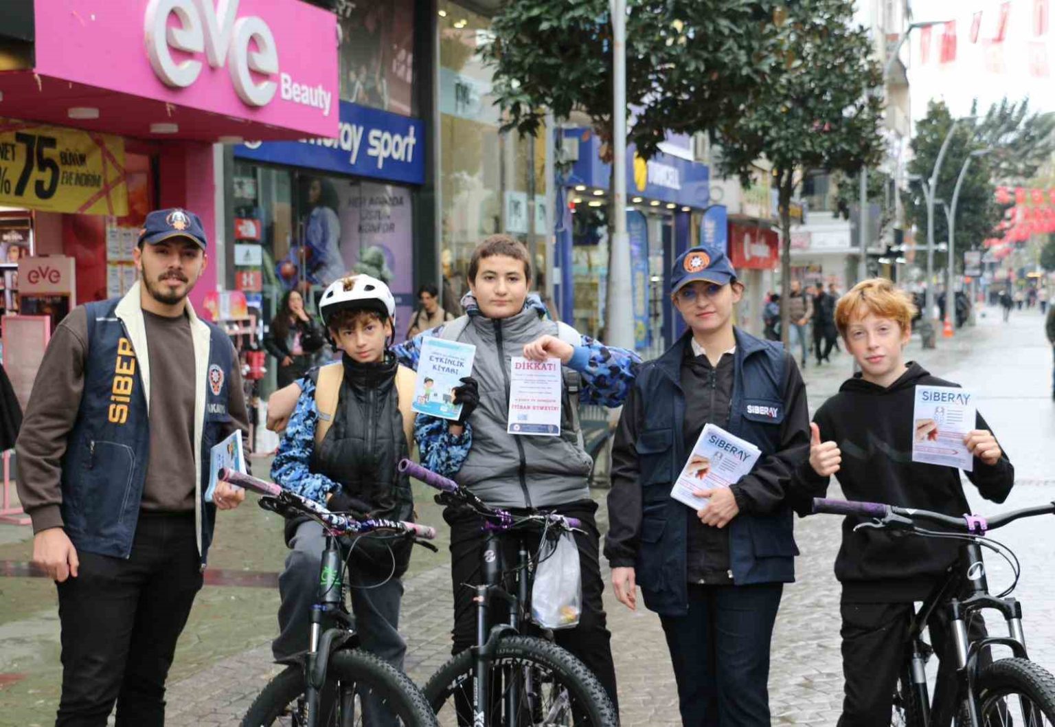 sakarya-polisinden-siber-suclara-karsi-bilinclendirme-calismasi