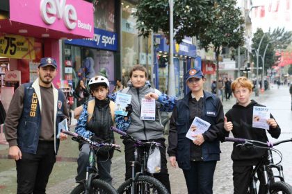 sakarya-polisinden-siber-suclara-karsi-bilinclendirme-calismasi