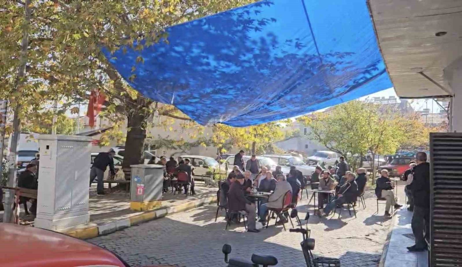 sindirgida-pes-pese-depremler