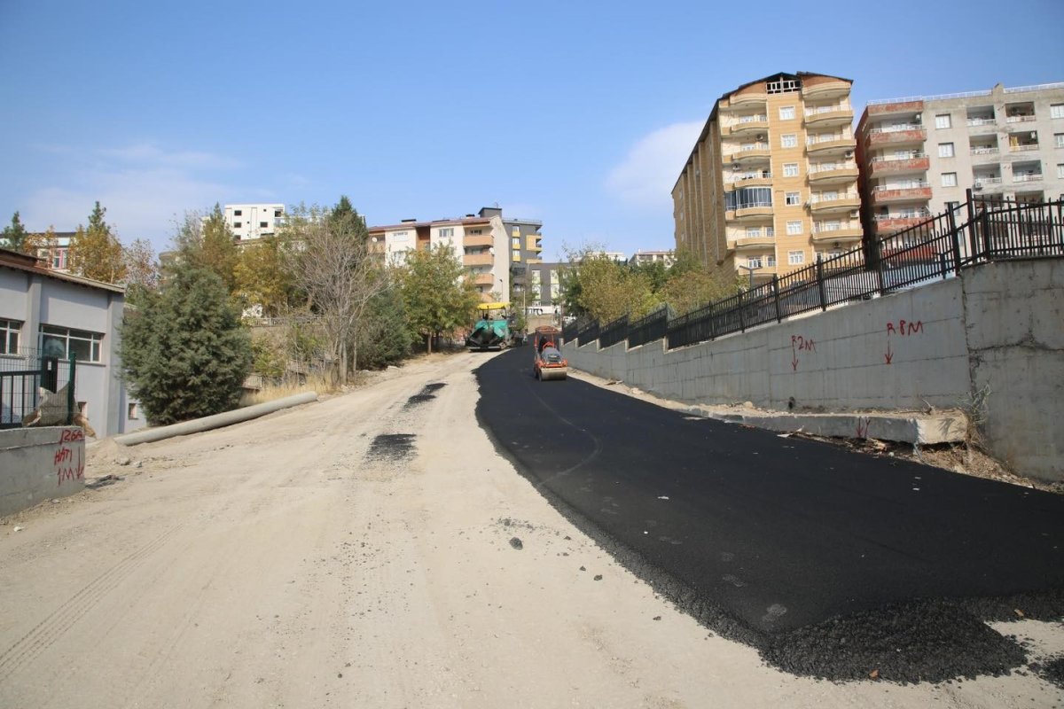 sirnak-belediyesi-iki-hastane-arasinda-yeni-imar-yolunu-hizmete-acti