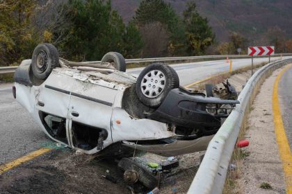 takla-atan-otomobil-alev-aldi-2-yarali