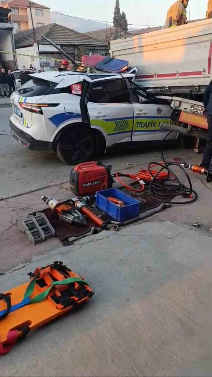 trafik-kazasinda-sehit-olan-polis-memurunun-kimligi-belli-oldu