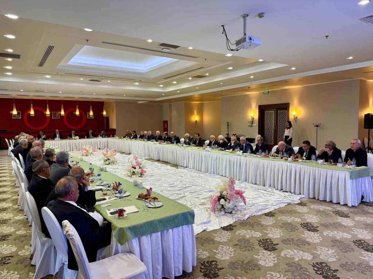 tsof-genel-baskani-mehmet-yiginerin-onculugunde-esnafin-nabzi-afyonda-tutuldu