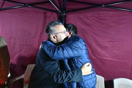 vali-aksoy-sehit-ailesini-ziyaret-etti