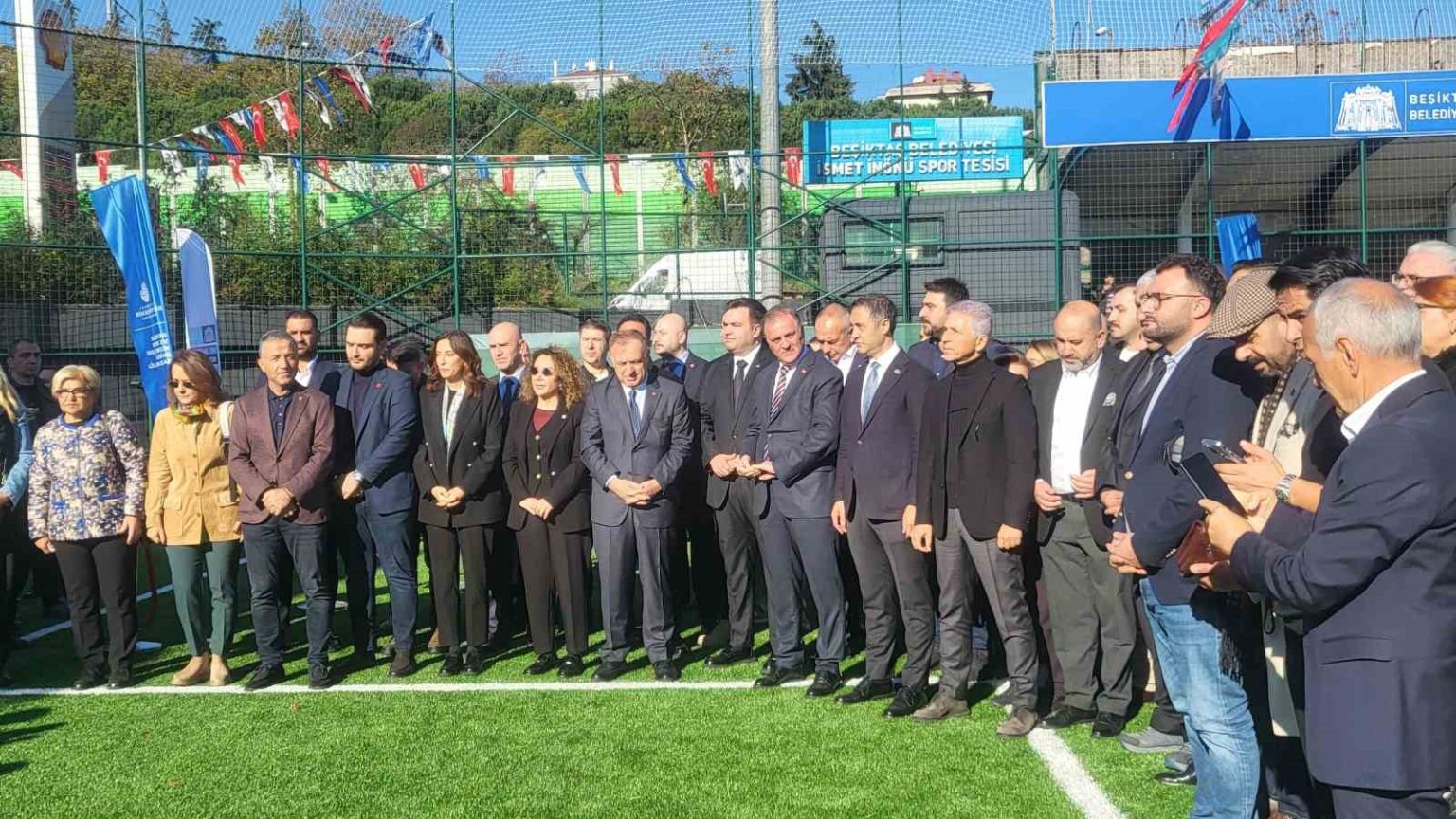 yenilenen-ismet-inonu-spor-tesisi-hizmete-acildi