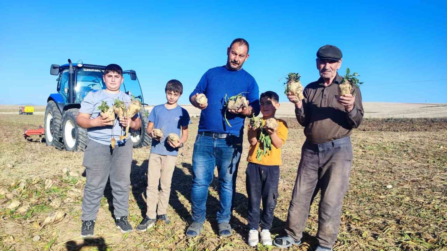 yozgatta-pancar-mesaisi-suruyor-6-aylik-emegin-urunleri-yuzleri-gulduruyor