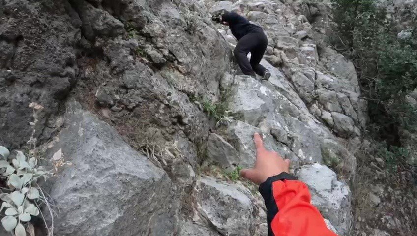 yuruyuse-ciktiklari-dagda-mahsur-kaldilar-yardimlarina-jak-ve-afad-ekibi-yetisti