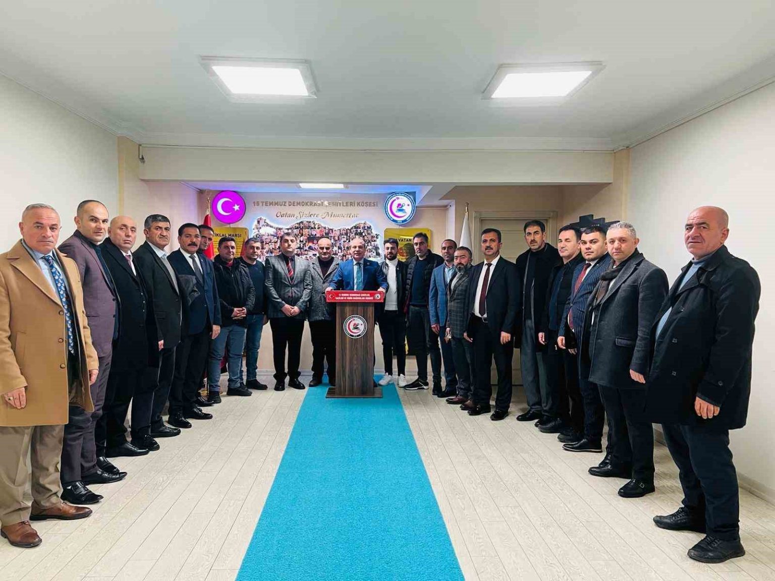 15-temmuz-demokrasi-sehitleri-gazileri-ve-teror-magdurlari-dernegi-genel-baskani-gunduz-milli-savunma-bakani-gulerin-yanindayiz