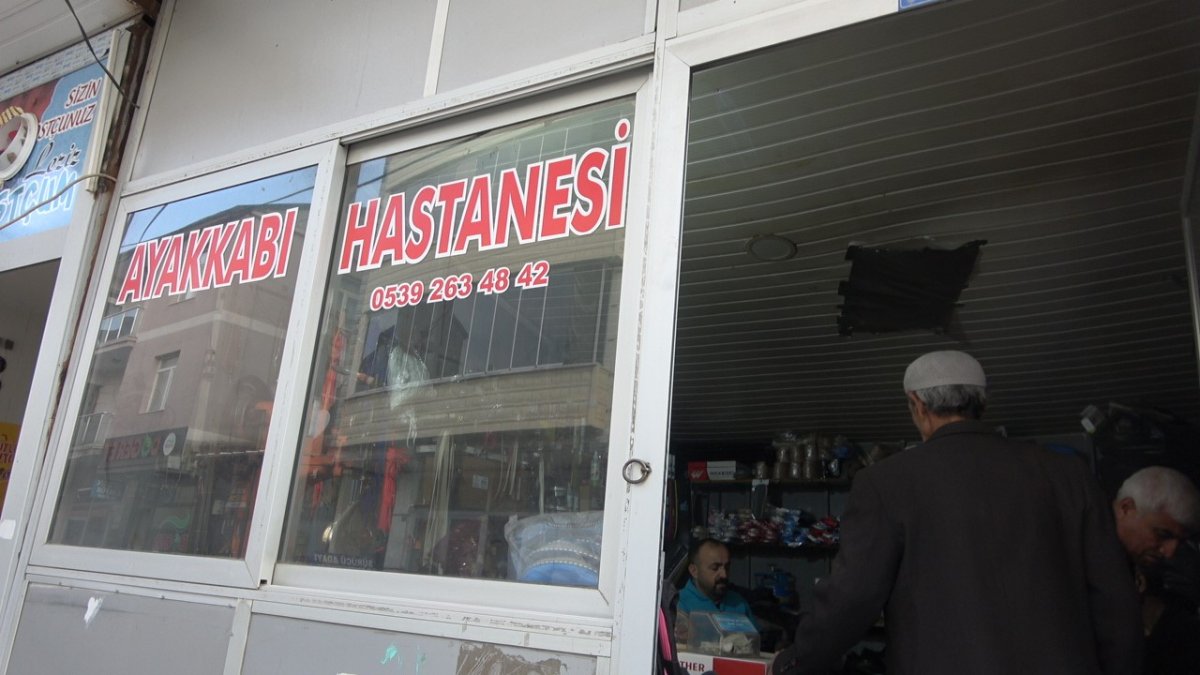 15-yildir-ayakkabi-tamir-ederek-ailesini-gecindiriyor