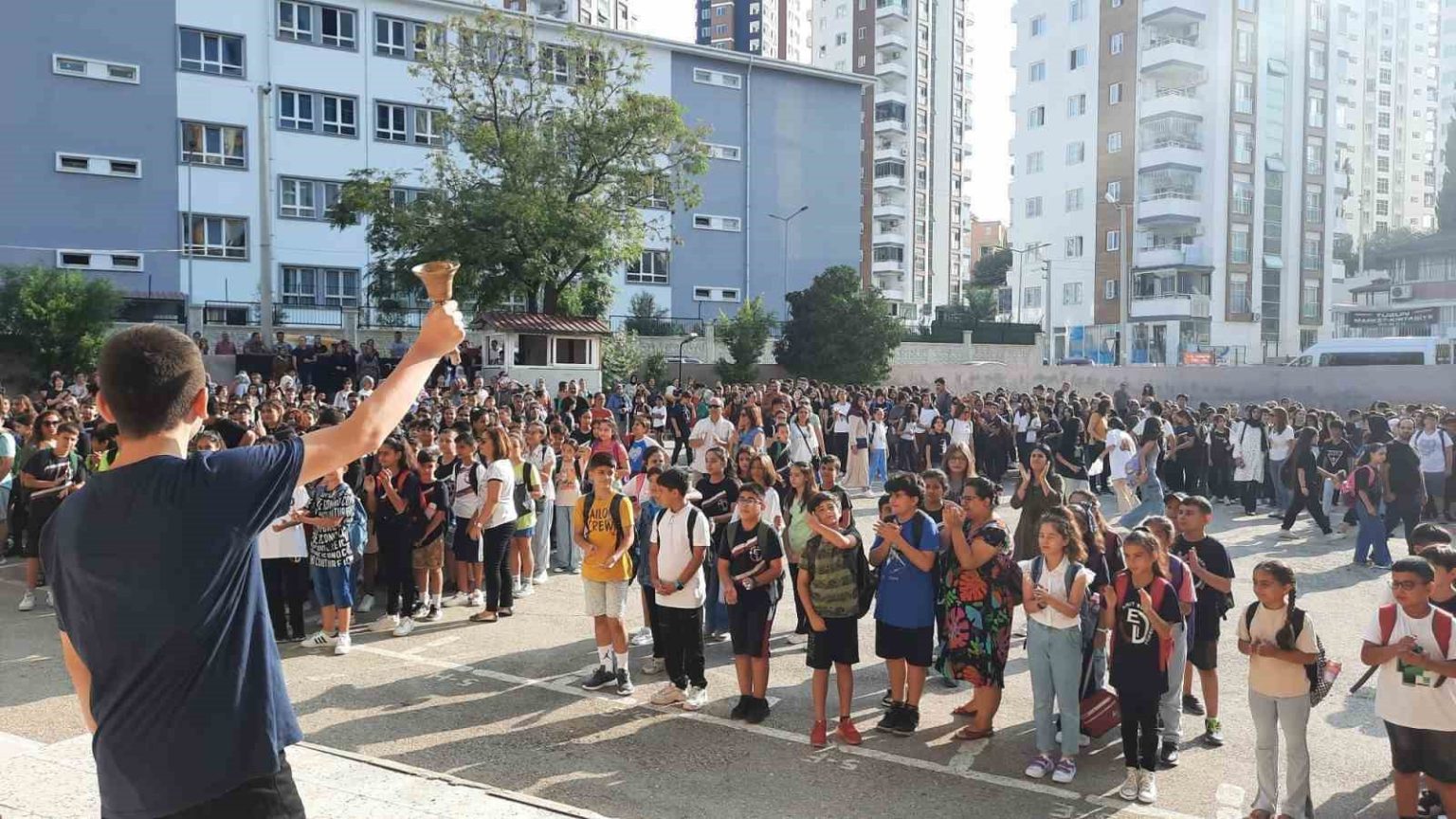 adanada-547-bin-59-ogrenci-yarin-ders-basi-yapacak