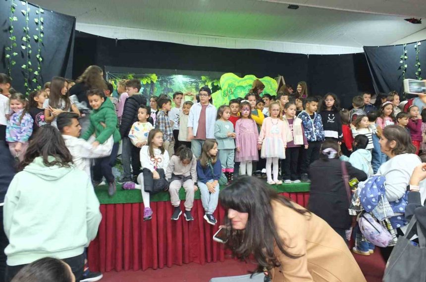 balikesirde-amatorlerin-oyunu-ayakta-alkislandi