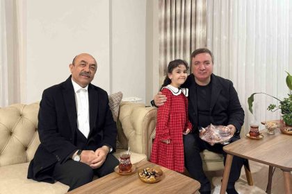 bir-cocugun-samimiyeti-vali-aydogdu-beyzanin-misafiri-oldu