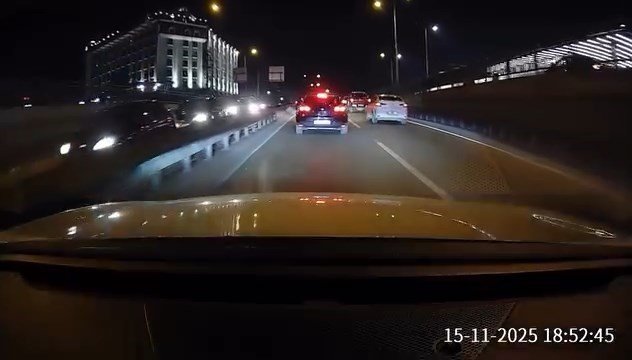 bursada-zincirleme-kaza-kameraya-yansidi