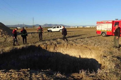 dort-metrelik-cukura-dusen-keci-itfaiyece-kurtarildi