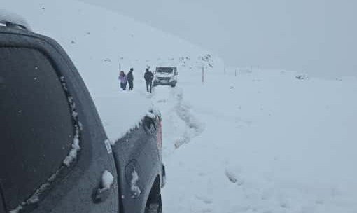 durankaya-sivekur-yolu-kar-ve-tipi-nedeniyle-ulasima-kapandi