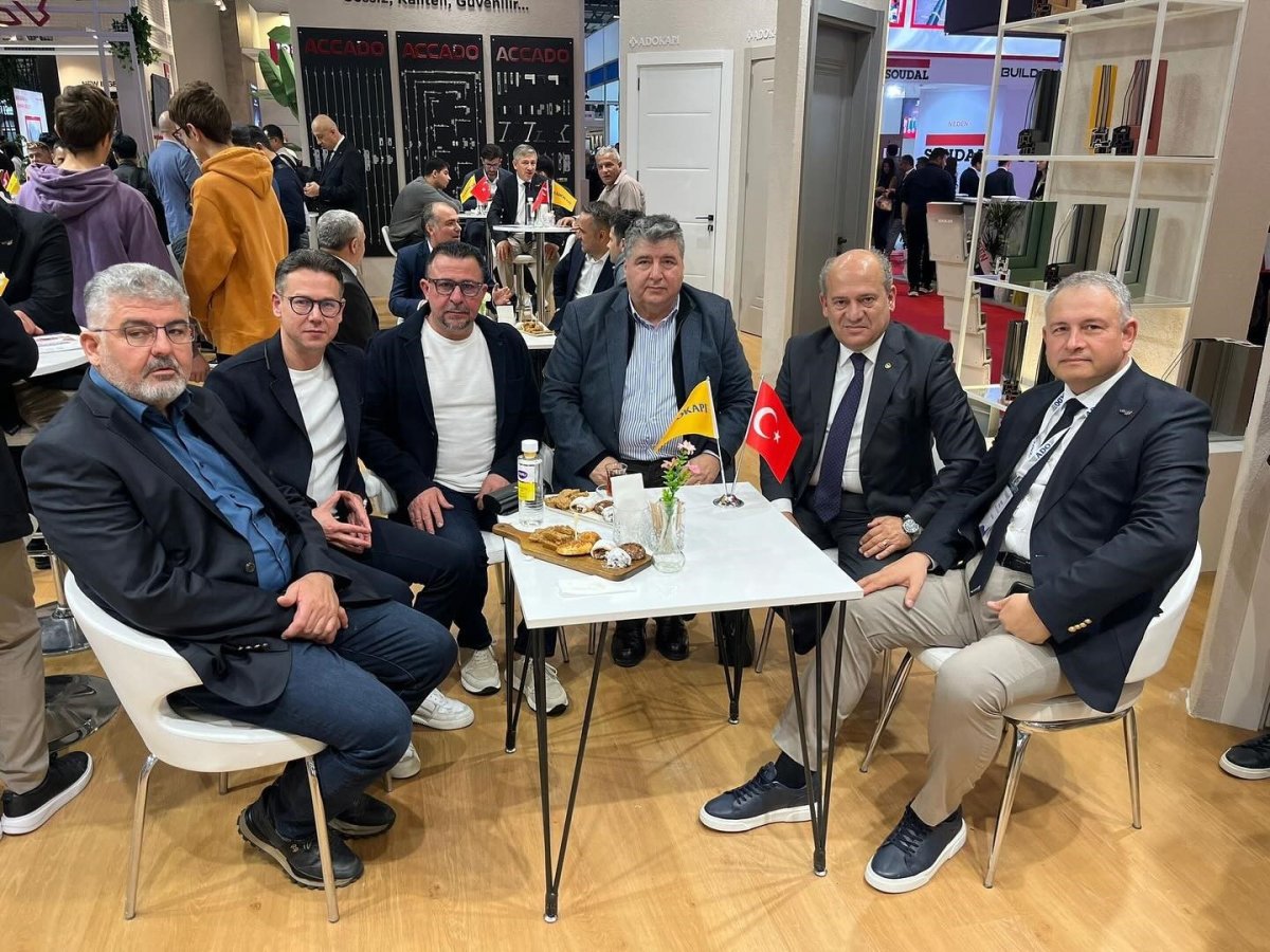 edremit-ticaret-odasi-istanbuldaki-avrasya-pencere-kapi-ve-cam-fuarlarina-katildi