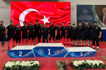 grekoromen-gureste-erzincan-ekibi-yari-finale-cikti