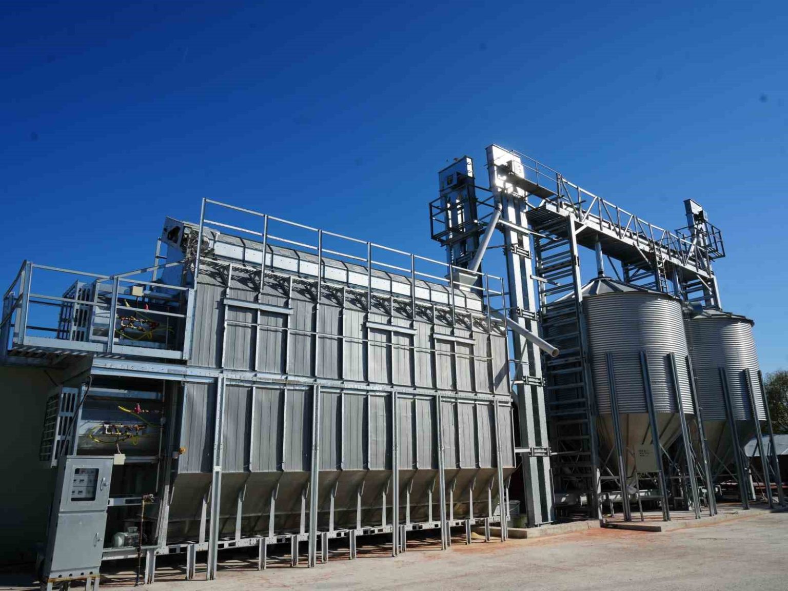 kuzkanin-destegiyle-kurulan-misir-kurutma-tesisi-ile-ciftciler-urunlerini-degerinde-satabilecek