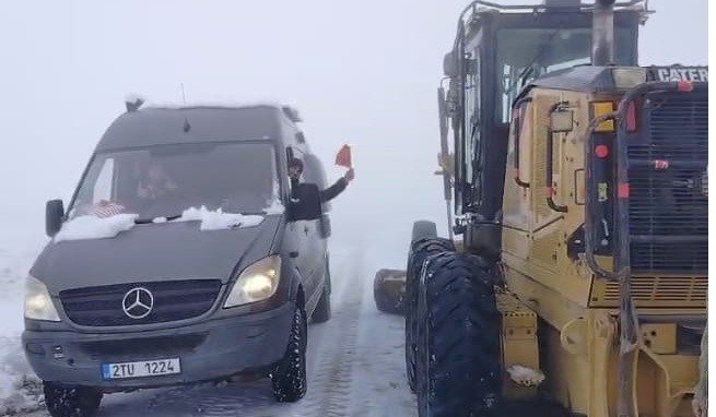 malatyada-yagis-sonrasi-mahsur-kalan-4-turist-kurtarildi