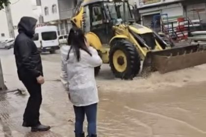 mazidaginda-saganak-nedeni-ile-yollar-gole-dondu