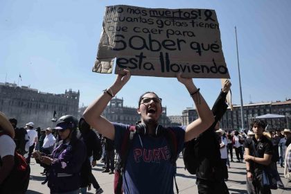 meksikada-hukumet-karsiti-protesto-100u-polis-120-yarali